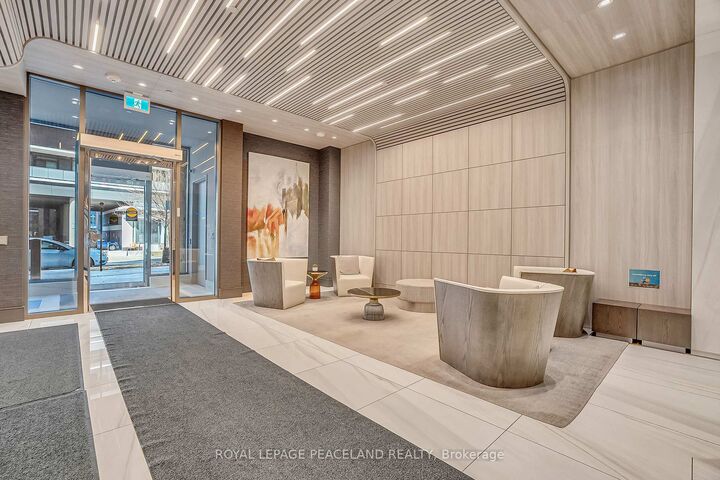 Property Photo:  75 Canterbury Place 1215  ON M2N 0L2 