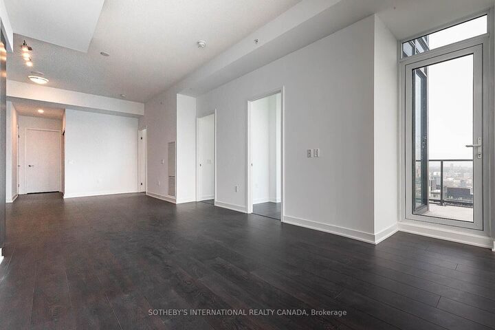 Property Photo:  125 Blue Jays Way 5506  ON M5V 0C4 