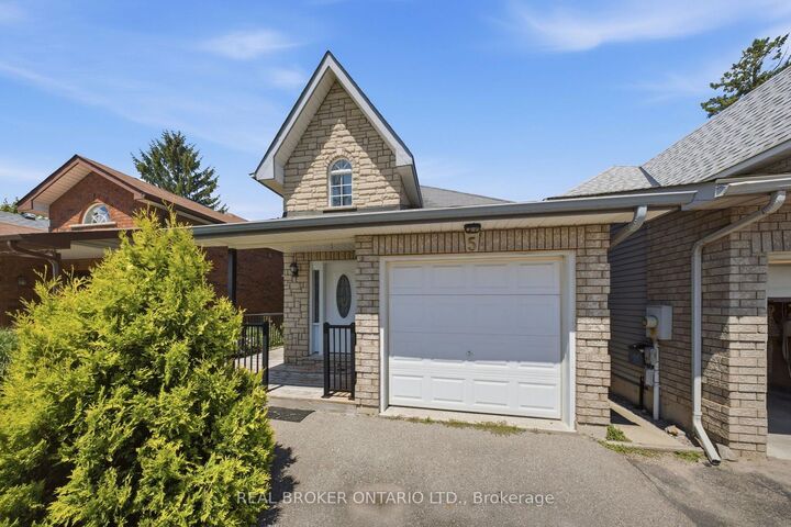 Property Photo:  5 John Harvey Street  ON L9P 1C3 