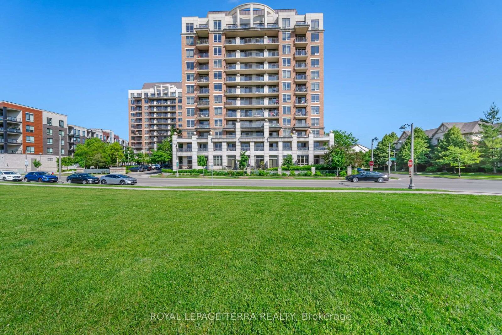 Property Photo:  2379 Central Park Drive 1011  ON L6H 0E3 