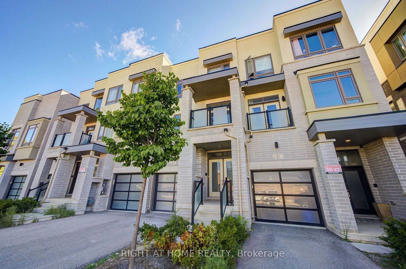Property Photo:  33 John Stocks Way Unit 3B  ON L3T 0G1 