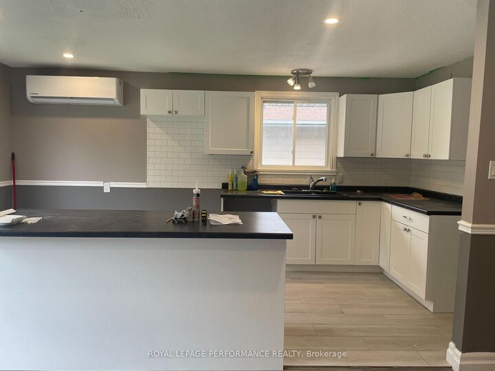 Property Photo:  624 Dundas Crescent  ON K6H 6H8 