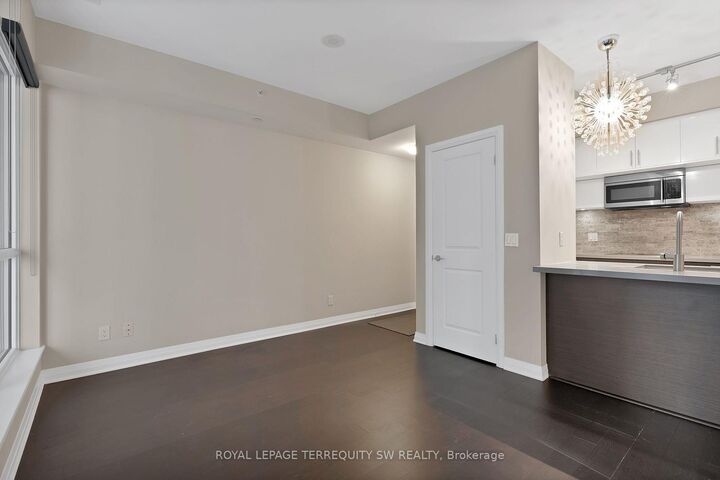 Property Photo:  8 Mercer Street 1307  ON M5V 0C4 