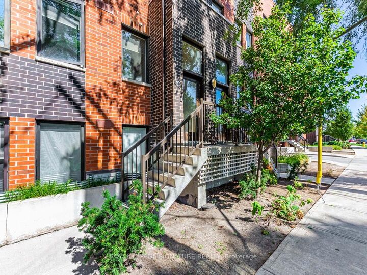 Property Photo:  68 Winston Park Boulevard 60  ON M3K 1C3 