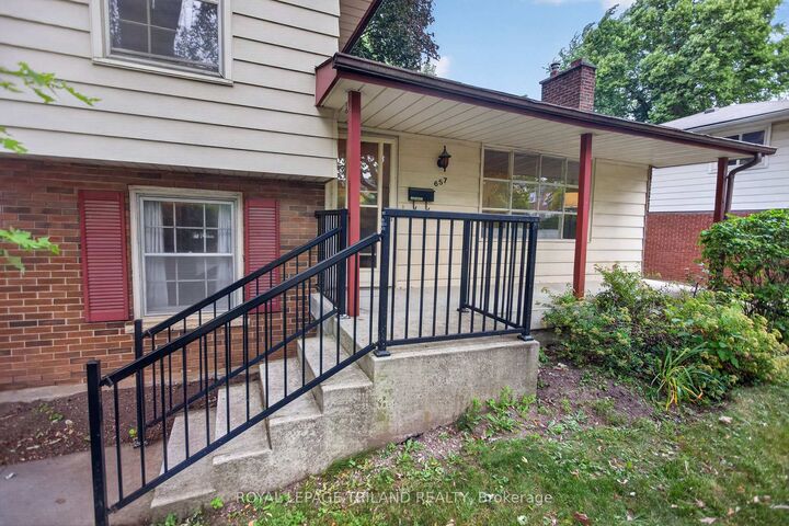 Property Photo: 657 Viscount Road ON N6J 2Y4