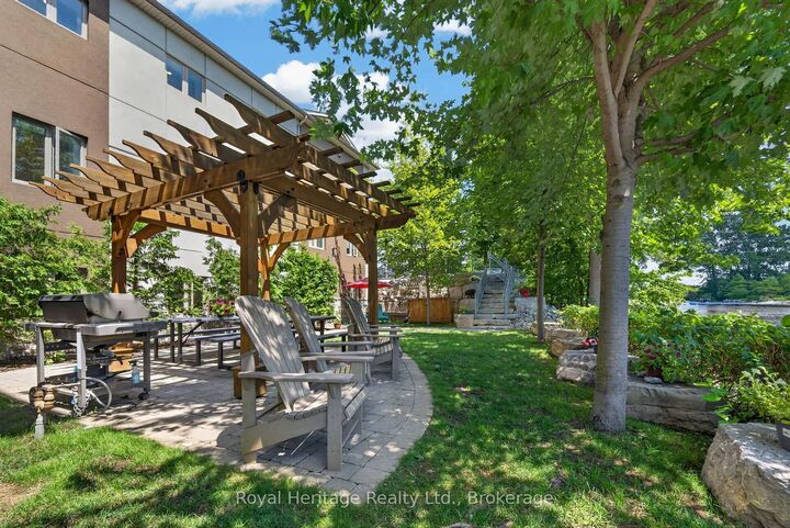 Property Photo:  25 King Street 204  ON K9V 1C4 