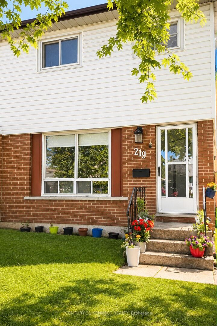 Property Photo:  219 Barkley Crescent  ON L1J 2E7 