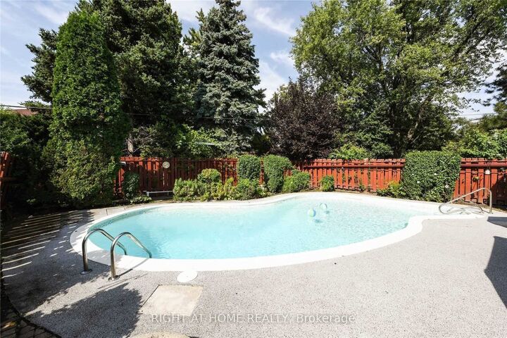 Property Photo:  21 Mitre Place  ON M9R 3C5 