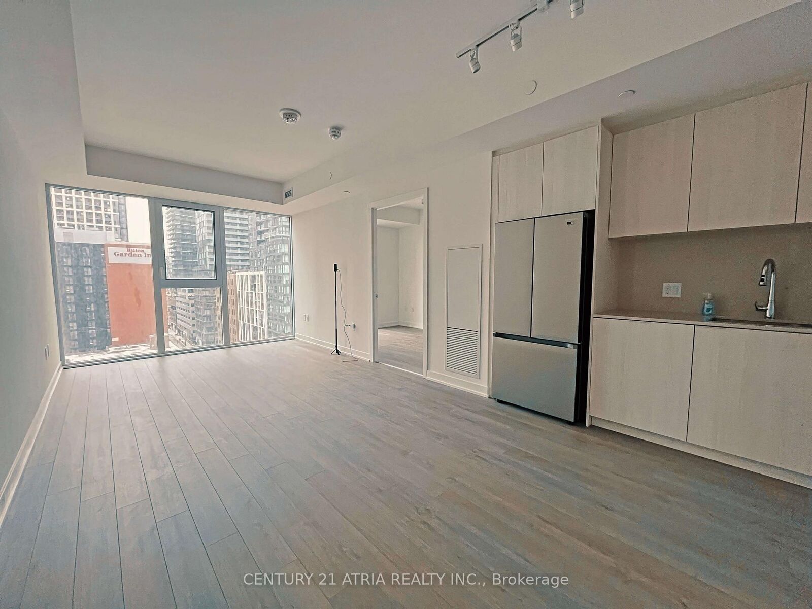 Property Photo: 357 King Street W 1002 ON M5V 0S7