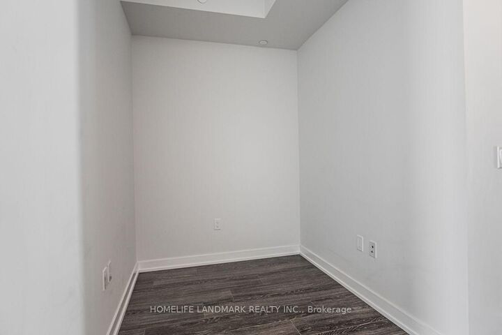 Property Photo: 4055 Parkside Village Drive 2311 ON L5B 0K8