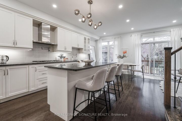 Property Photo: 14 Queen Mary Court ON L4L 0H9