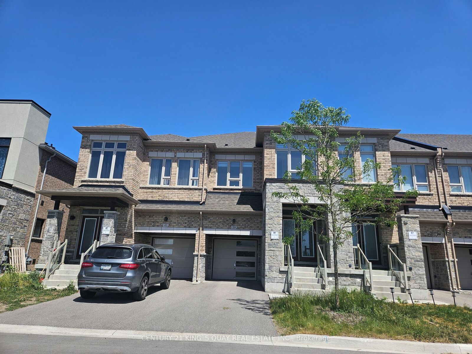 Property Photo: 39 Ducharme Drive ON L4S 0J3