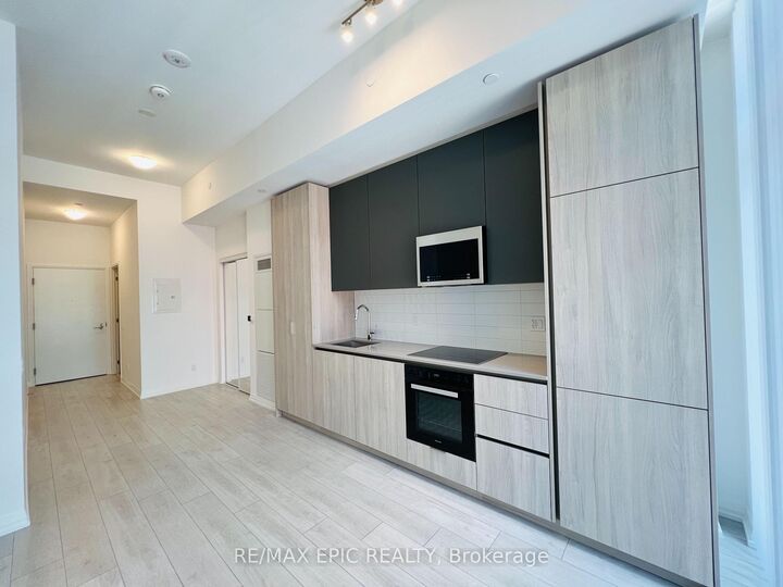 Property Photo: 400 King Street W 902 ON M5V 1K2