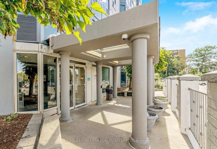 Property Photo: 55 Green Valley Drive 804 ON N2P 1Z6