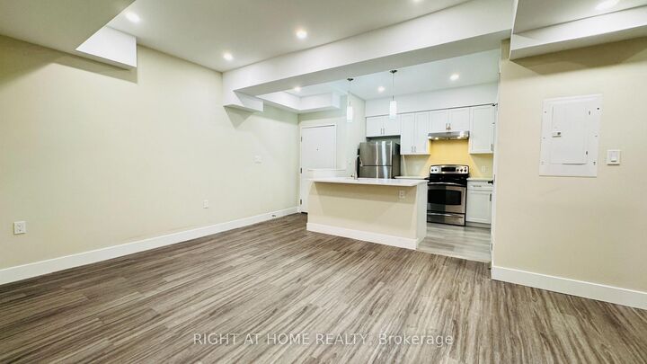 Property Photo:  346 Ashland Avenue Back Unit  ON N5W 4E8 