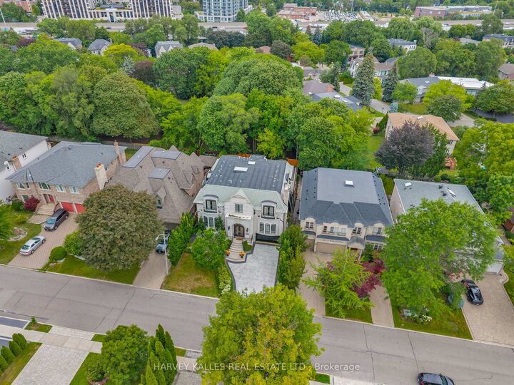 Property Photo: 64 Yorkminster Road ON M2P 1M3