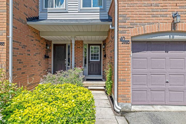 Property Photo:  2960 Headon Forest Drive 40  ON L7M 4G5 