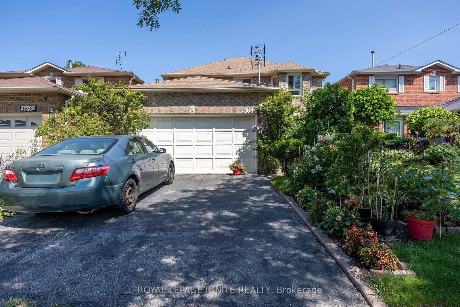 Property Photo:  3694 Ellesmere Road  ON M1C 1H6 