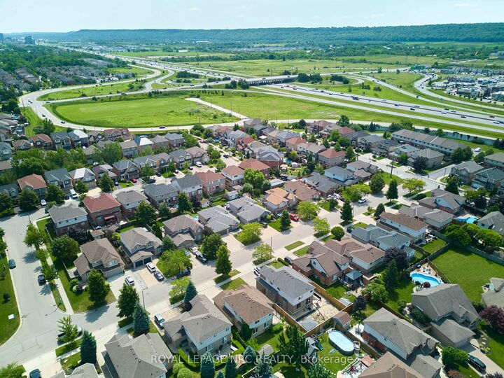 Property Photo:  15 Creanona Boulevard  ON L8E 5G2 