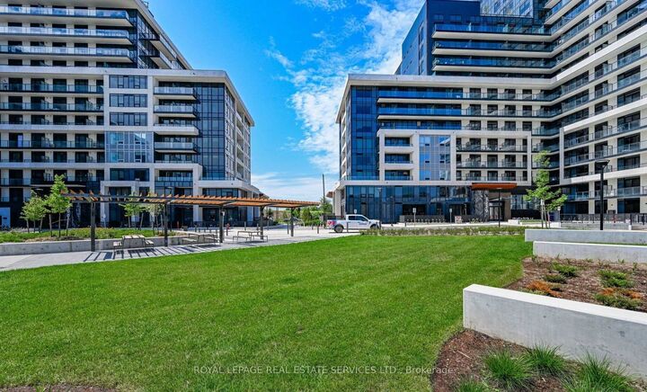 Property Photo:  3220 William Coltson Avenue 2201  ON L6H 7X9 
