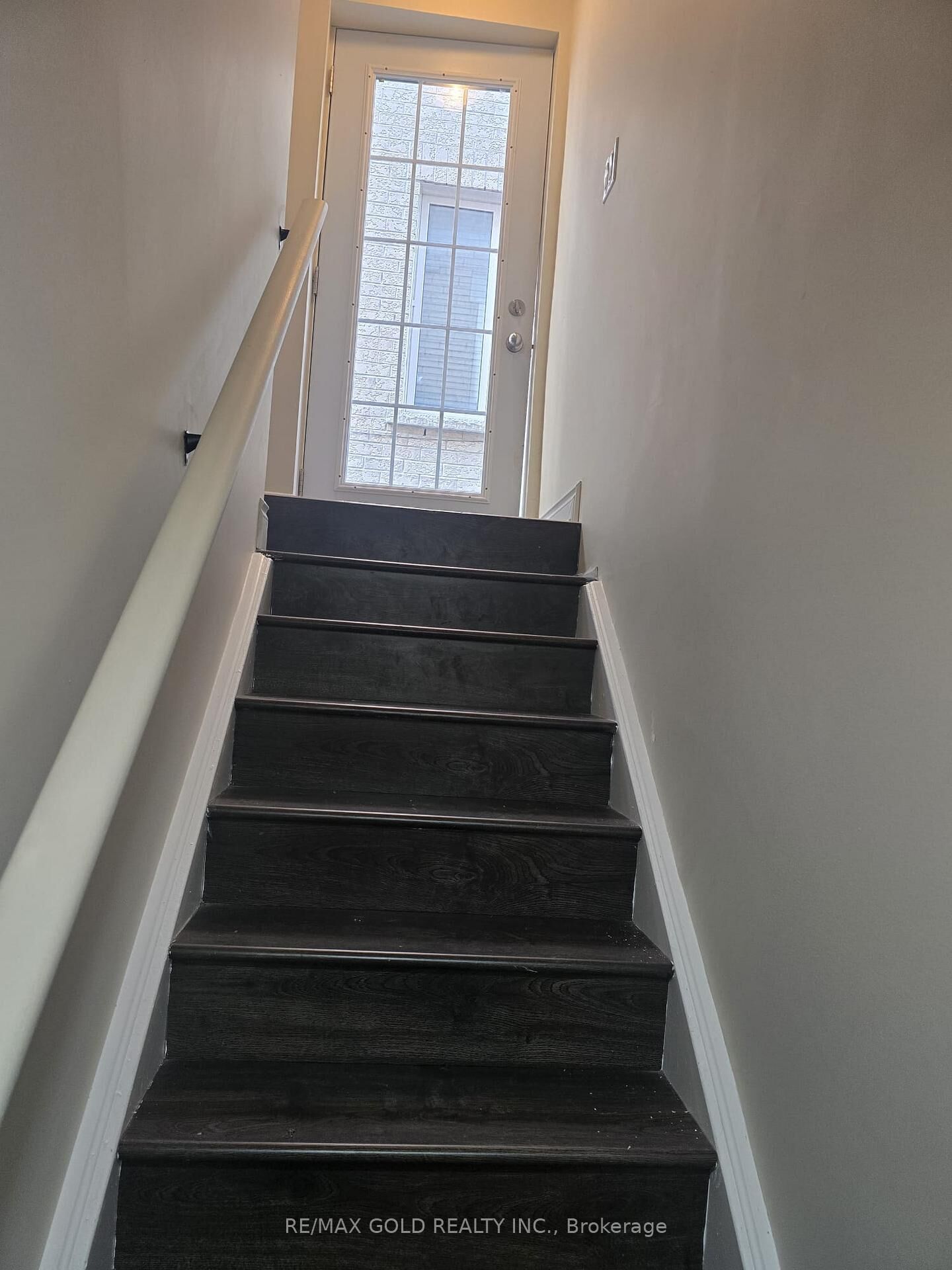 Property Photo:  35 Dolobram Trail Bsmt  ON L7A 4Y3 