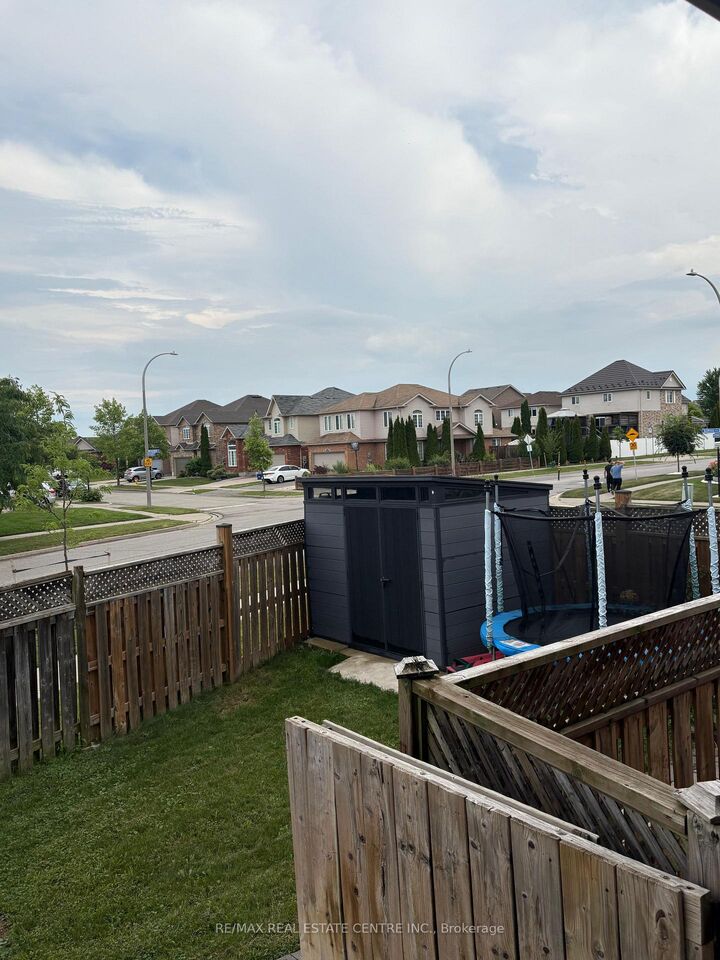 Property Photo:  2 Sophia Crescent  ON N2R 1X5 