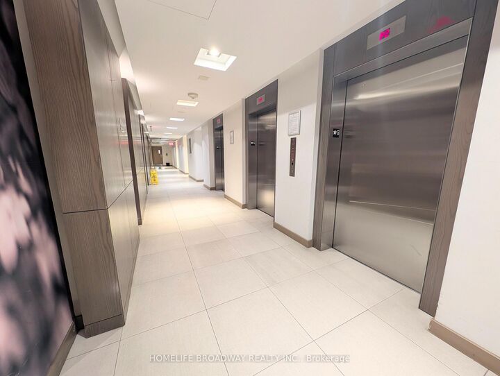Property Photo: 121 McMahon Drive 3609 ON M2K 0C1