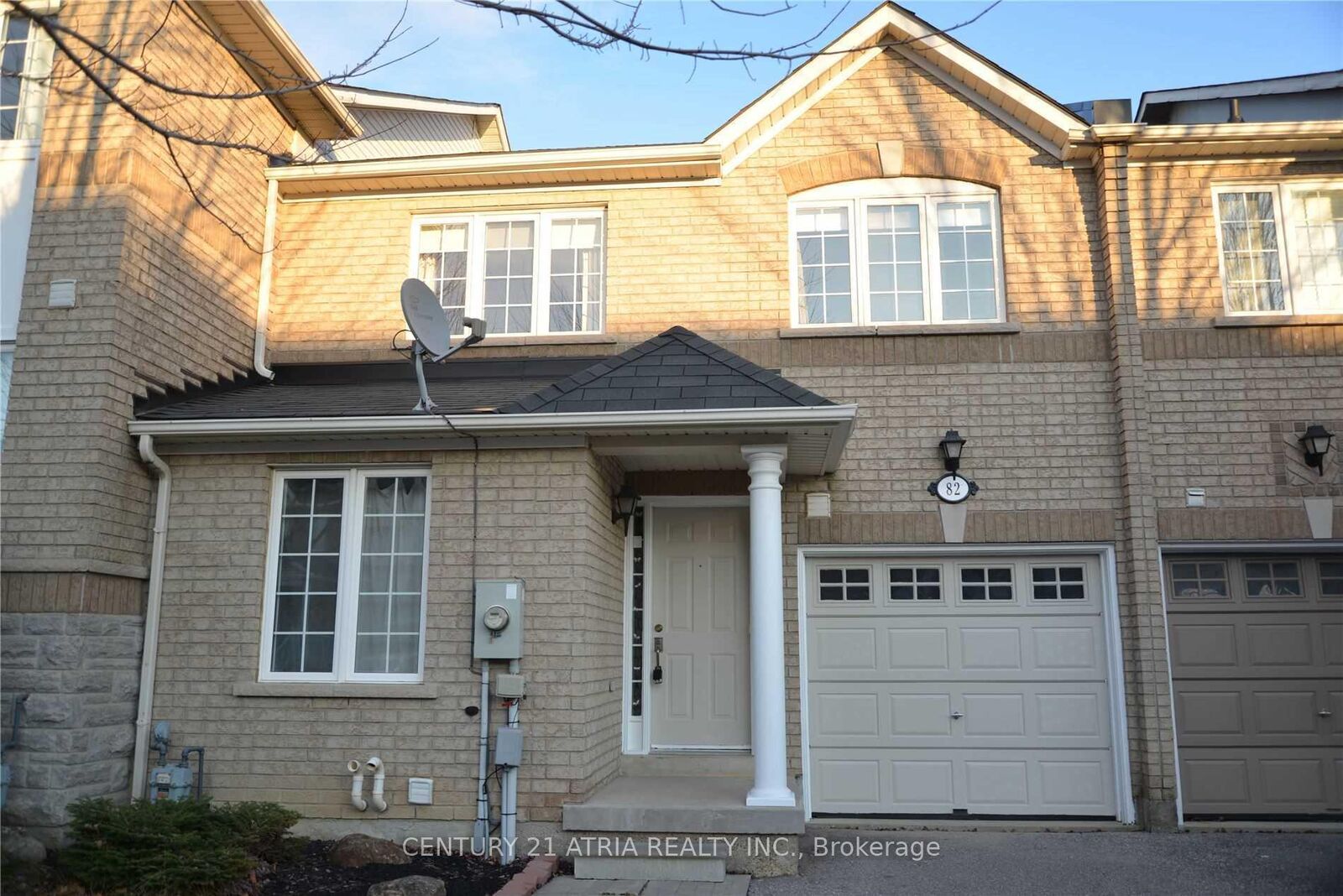 Property Photo:  82 Red River Crescent  ON L3X 2R5 