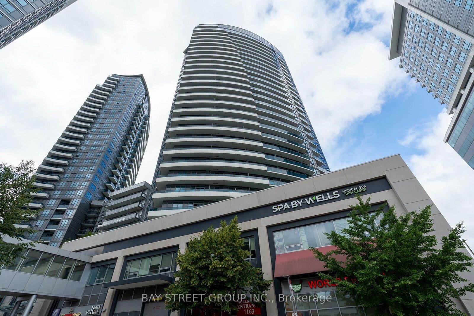 Property Photo:  7171 Yonge Street 1905  ON L3T 0C5 