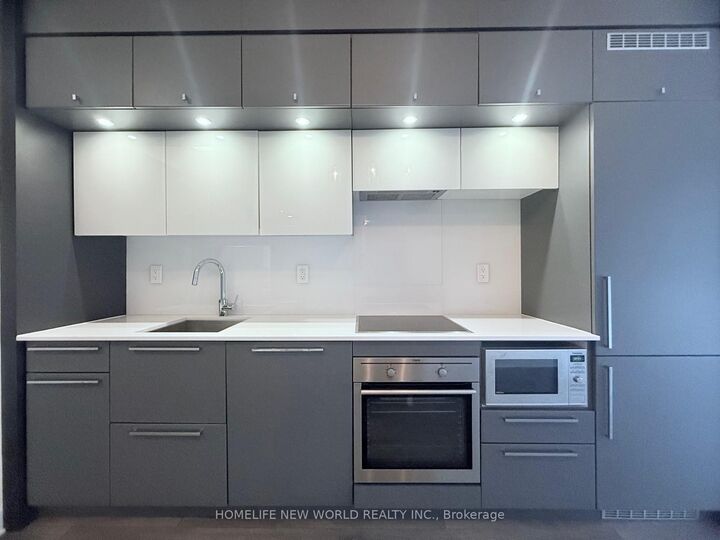 Property Photo:  15 Grenville Street 511  ON M4Y 0B9 
