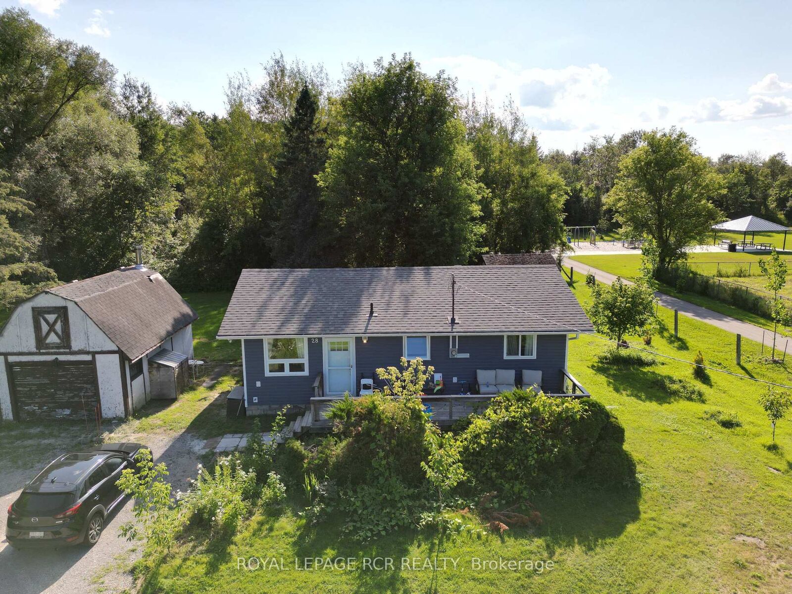 Property Photo:  28 Blake Street  ON L0E 1R0 