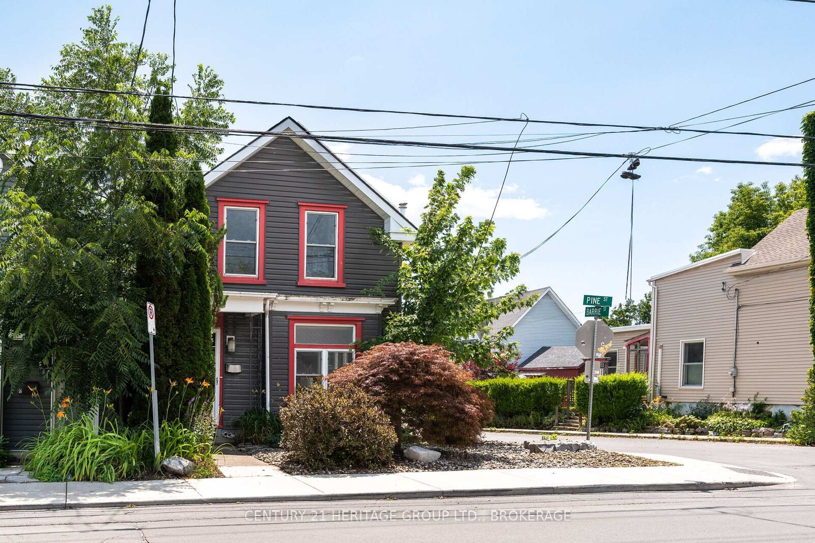Property Photo:  18 Pine Street  ON K7K 1W1 