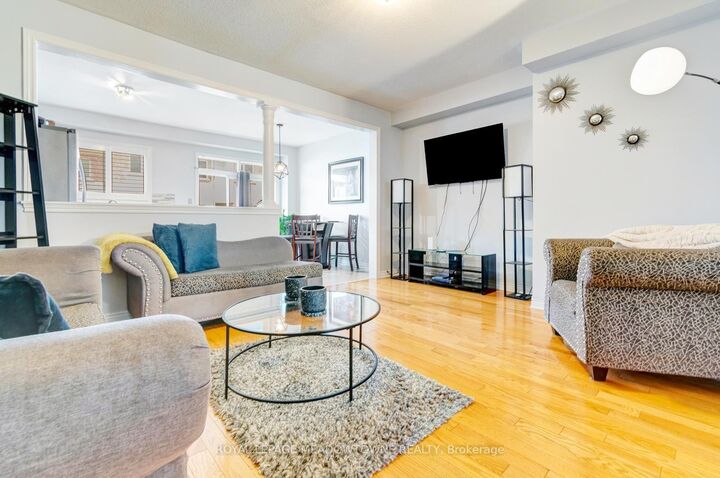 Property Photo:  52 Royal Vista Road  ON L6Y 0N5 