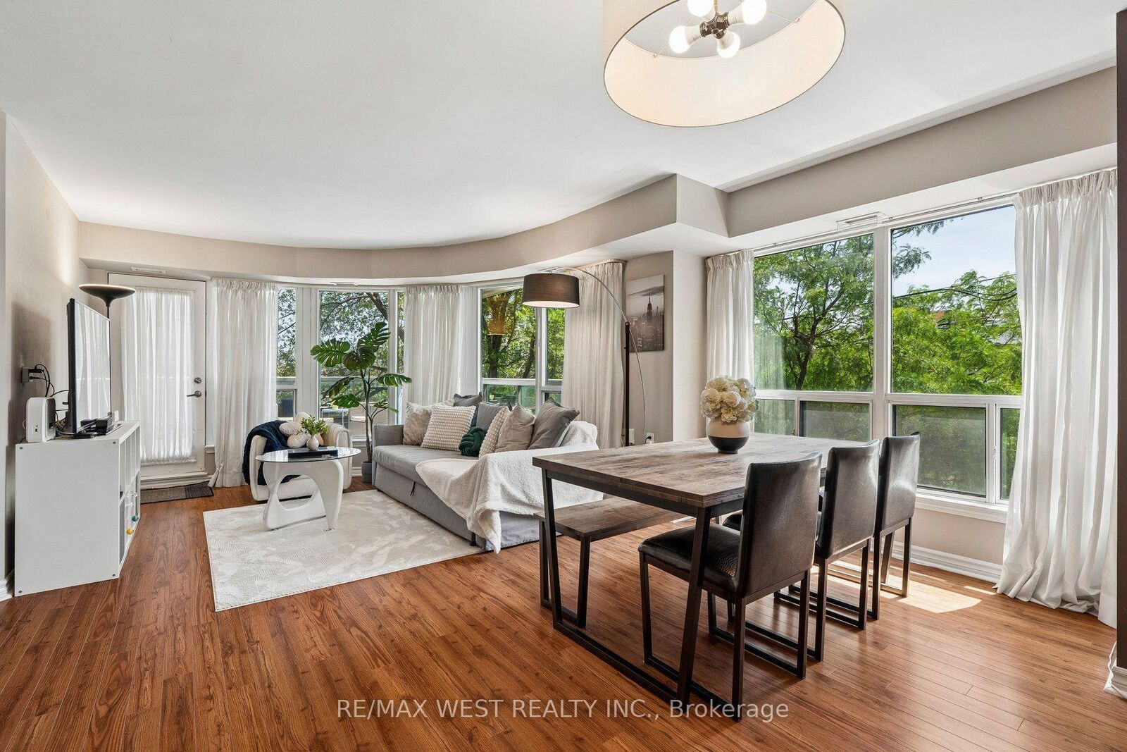 Property Photo:  890 Sheppard Avenue 206  ON M3H 6B9 