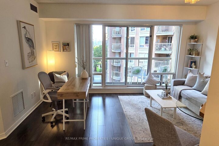 Property Photo: 99 Hayden Street 1005 ON M4Y 3B4