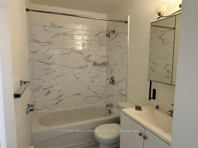 Property Photo: 515 North Service Road 2-102 ON L5A 1B3