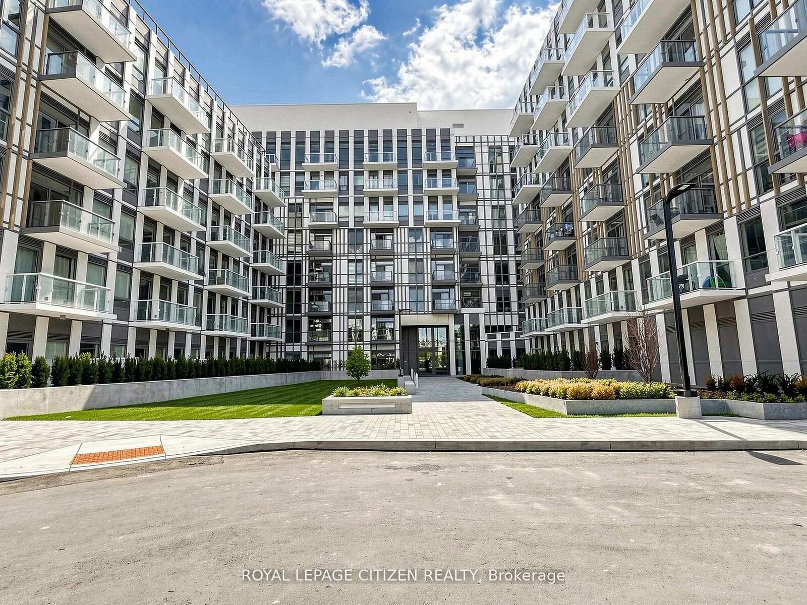 Property Photo: 1005 Dundas Street 142 ON L6H 8C7