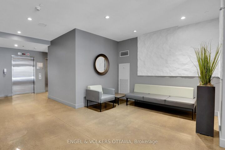 Property Photo:  383 Cumberland Street 406  ON K1N 1J7 