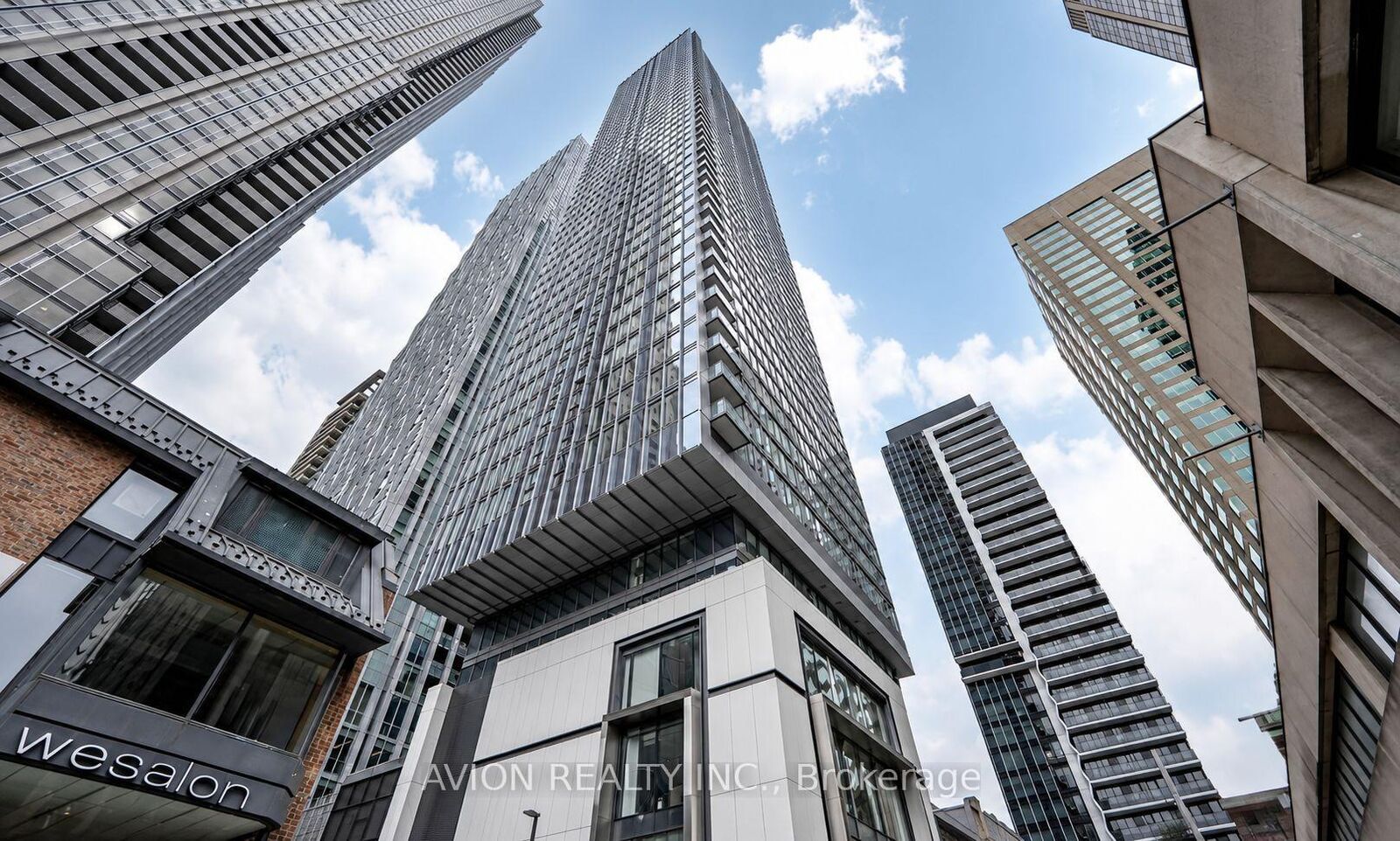 Property Photo:  8 Cumberland Street 4305  ON M4W 0B6 