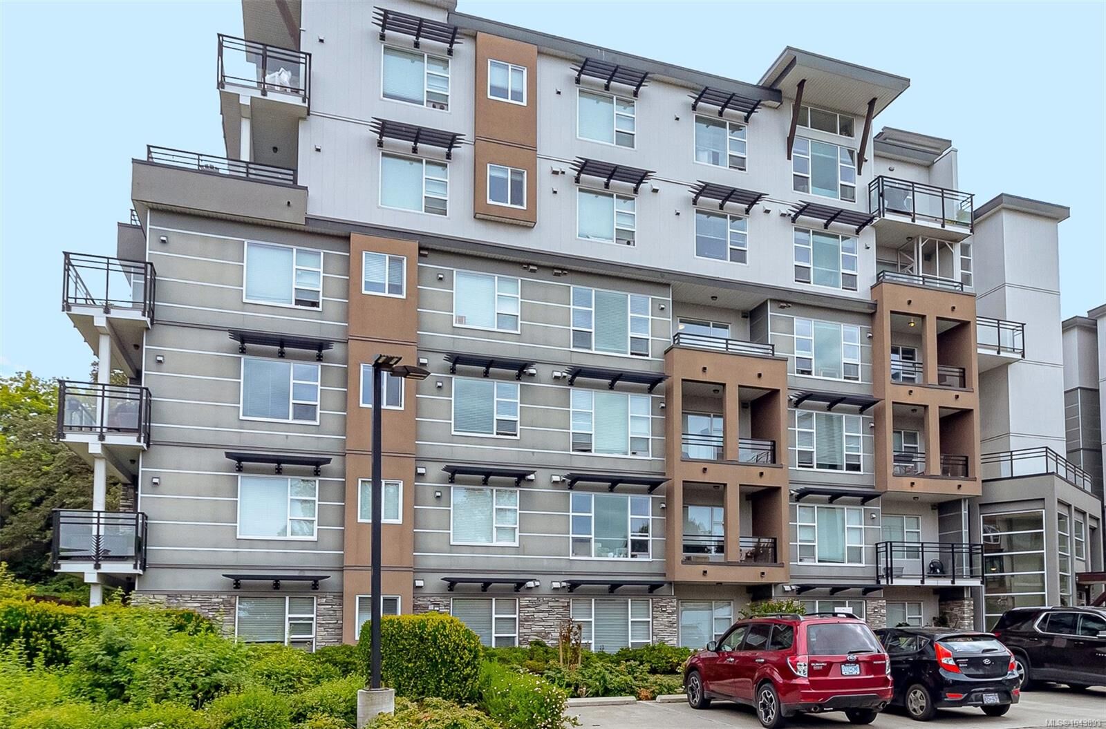 Property Photo: 1016 Inverness Rd #401 BC V8X 2S1