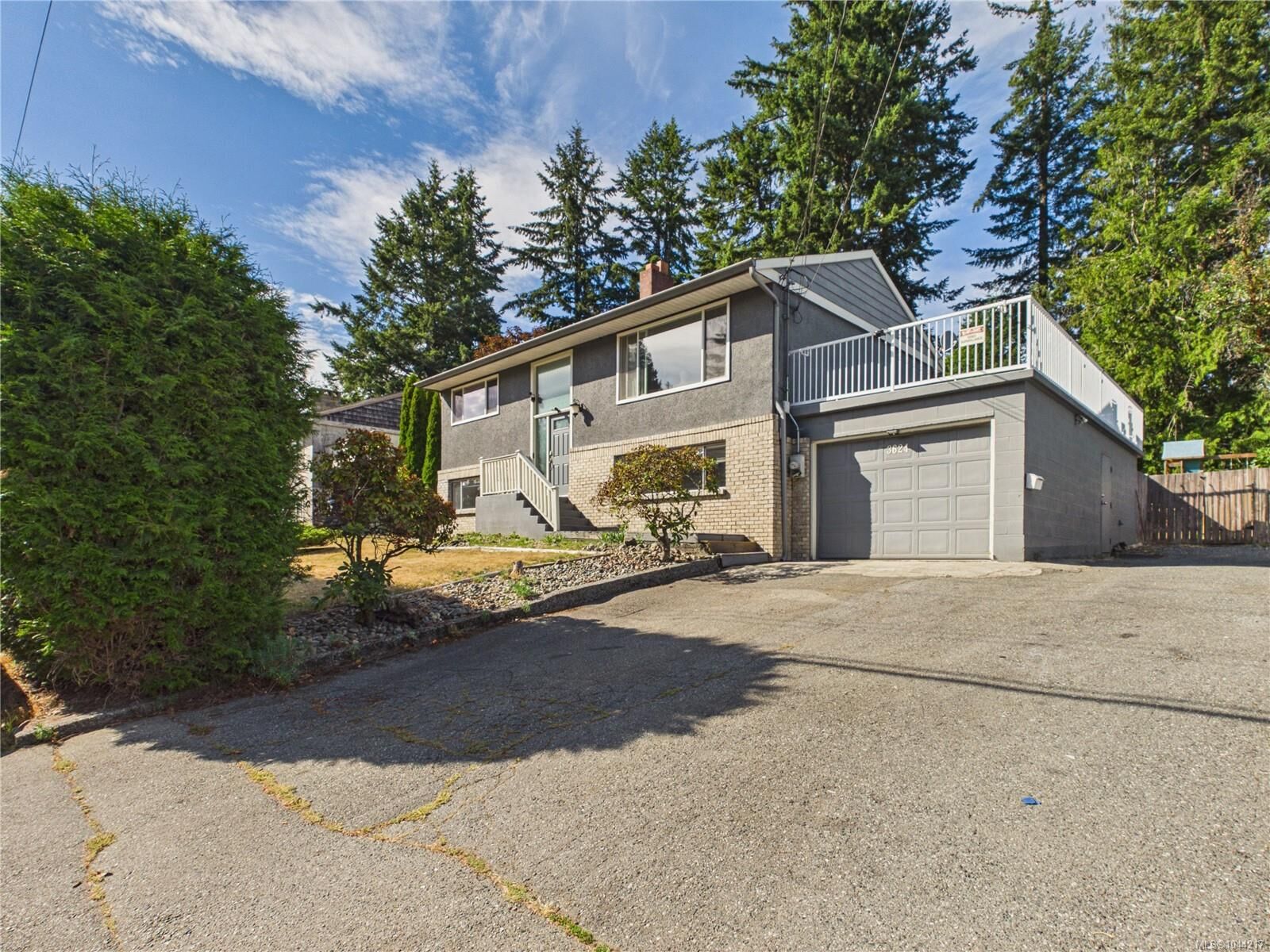Property Photo: 3624 Uplands Dr BC V9T 2T7