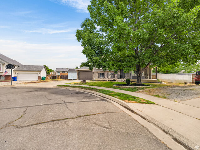 Property Photo:  427 S 700 W  UT 84043 