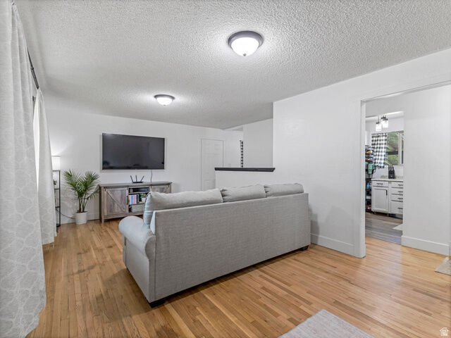 Property Photo: 532 W Forbes Ave N UT 84041