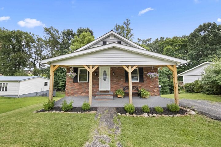 Property Photo:  480 Walker Avenue  KY 41169 