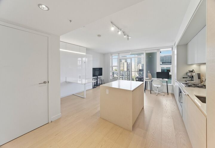 Property Photo:  1289 Hornby Street 2103  BC V6Z 0G7 