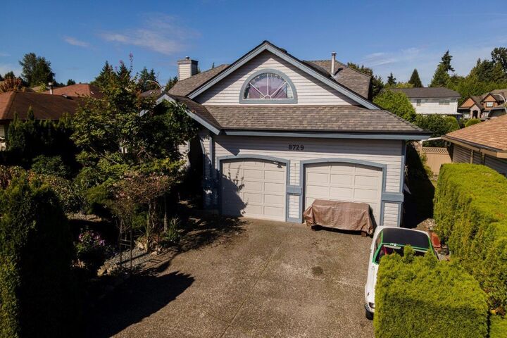 8729 164 Street — photo 1