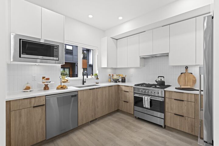 Property Photo: 1959 165A Street 16 BC V3Z 1K3