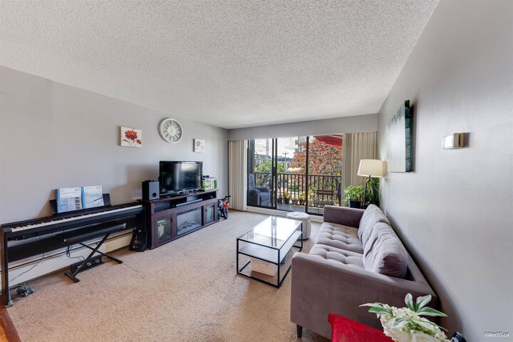 Property Photo: 170 E 3rd Street 107 BC V7L 1E6