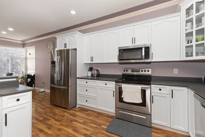 Property Photo: 33577 12th Avenue BC V2V 6Z6