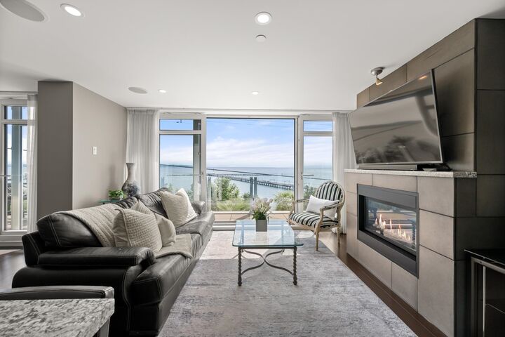 Property Photo: 15097 Marine Drive 201 BC V4B 1C5